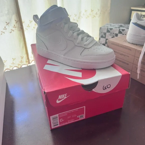 Nike Light Gray High-Top Sneakers - Picture 1 of 3